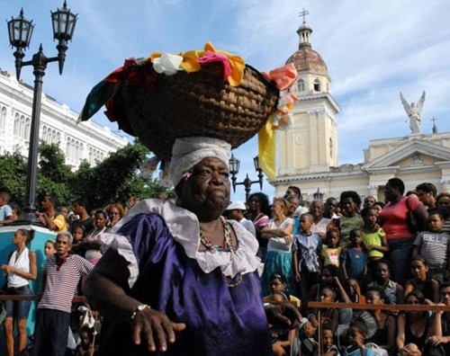 Un gran. Праздник огней на Кубе. Жители Сантьяго де Куба фото людей. Caribbean Festival.