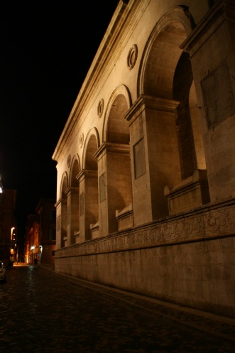   (Tempio Malatestiano).