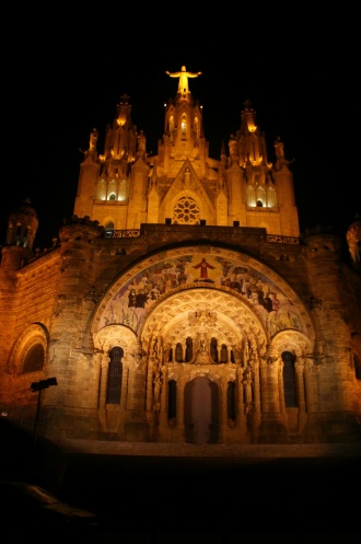    (Basilica Templo Expiatorio del Sagrado Corazón de Jesús)