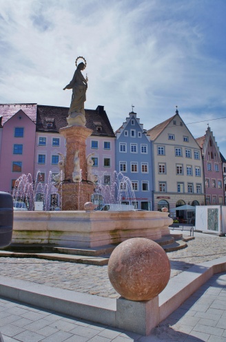  Marienbrunnen (1783 ).   .