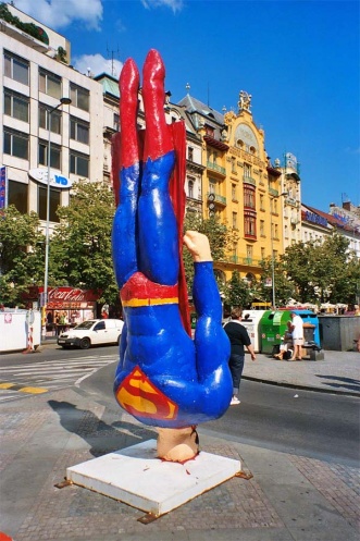 http://foretime.ru/wp-content/uploads/2011/10/pamyatnik-supermenu-v-prage01.jpg