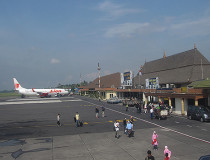 Международный аэропорт Адисукипто