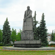 Мемориальный комплекс из малинового кварцита и гранитов Кизилюрт микеланджело надгробие лоренцо медичи