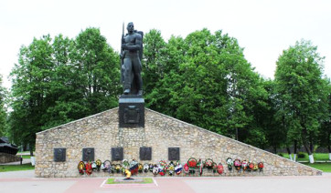 Мемориальный комплекс с арками и колонной Юхнов Эконом памятник горизонтальный Волна Петухово