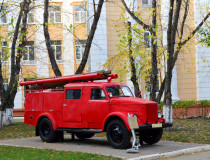 Памятник пожарному автомобилю. Пожарная цистерна ГАЗ 51. Пожарная цистерна ПМГ-5. ПМГ-36 на шасси ГАЗ 51а. ЗИЛ 51 пожарная.