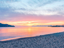 Пляж Платания