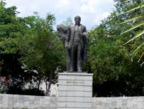Памятник Исмаилу Кемали во Влере