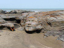 Скульптура лицо Шивы на Вагаторе