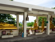 Храм Wat Khao Phra Bat