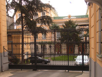 Здание Генерального консульства Российской Федерации
