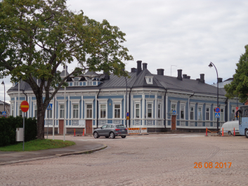 photo 1568515