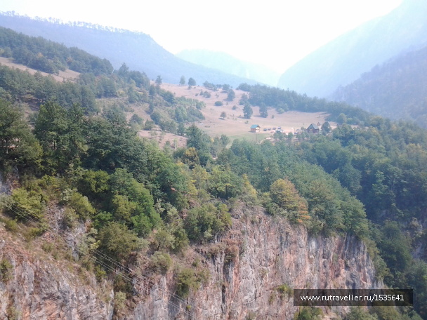 photo 1589800