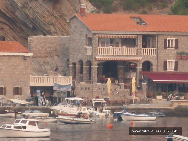 photo 1589856