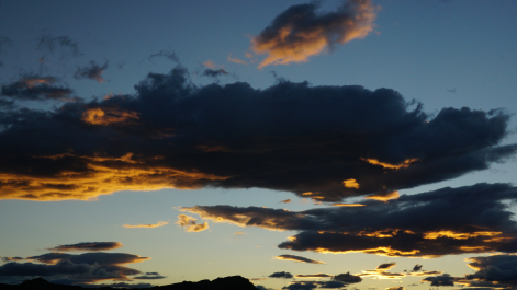 photo 1595693