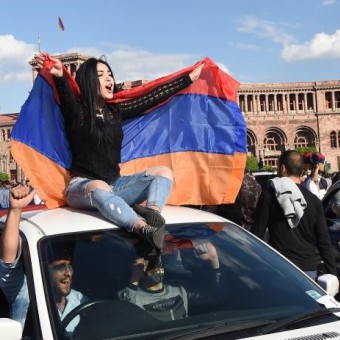 Бархатная революция в Армении