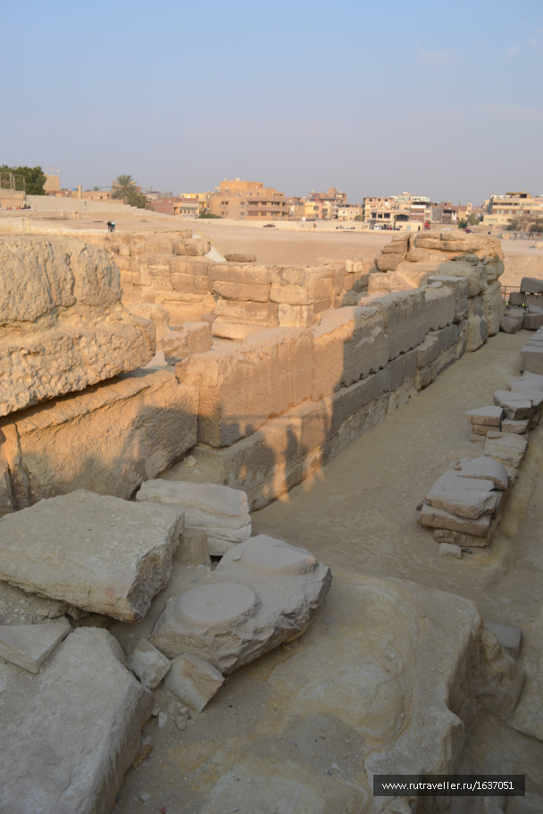 photo 1636898