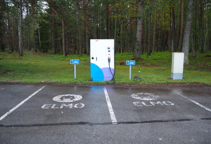  , ,,      ..,    ,  ,     .