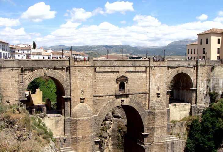  .        -   .  :'- ',    .