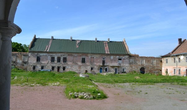 2.22. Жолковский замок