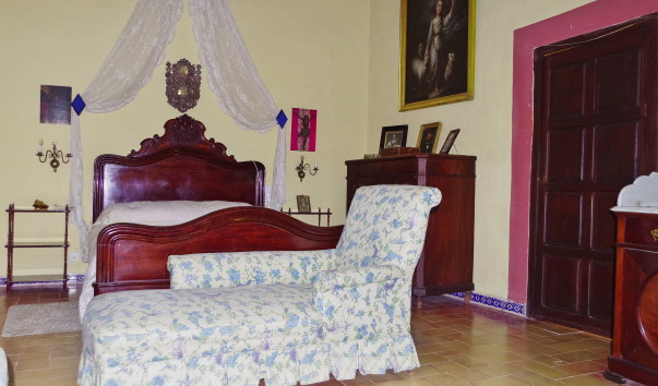 LOLA4248.jpg
