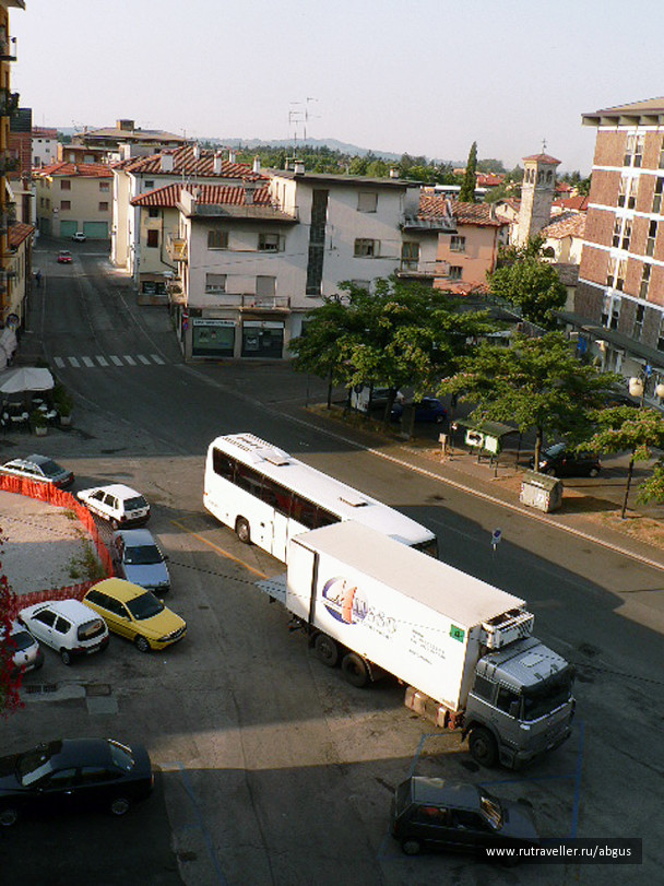 photo 1445794