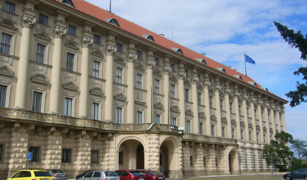 Чернинский дворец