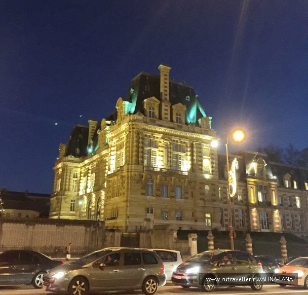 photo 1585988