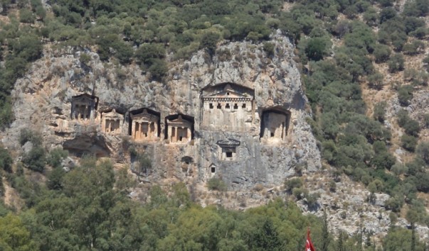 Каунос. Гробницы ликийских королей