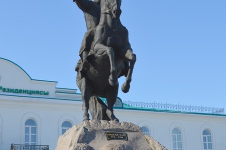 Памятники в петропавловске в казахстане