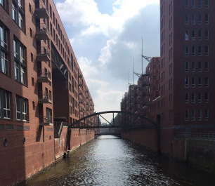 photo 1479396