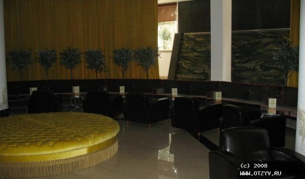 Lobby bar