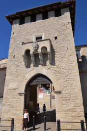 photo 1498537
