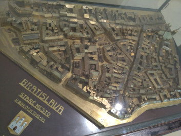 photo 1414993