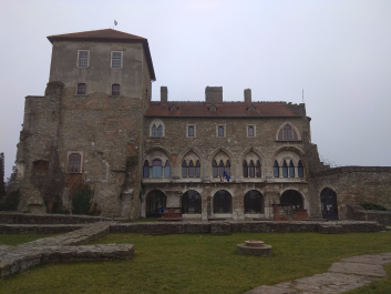 photo 1599348
