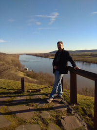 photo 1599476