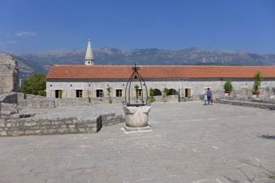 photo 1441764