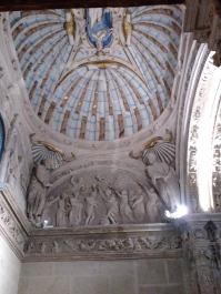 photo 1560916