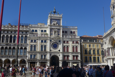 photo 1811683