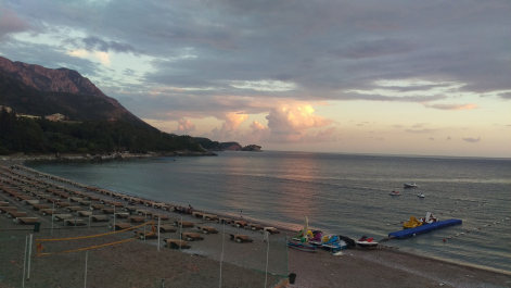 photo 1676562