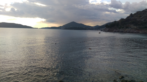 photo 1676563