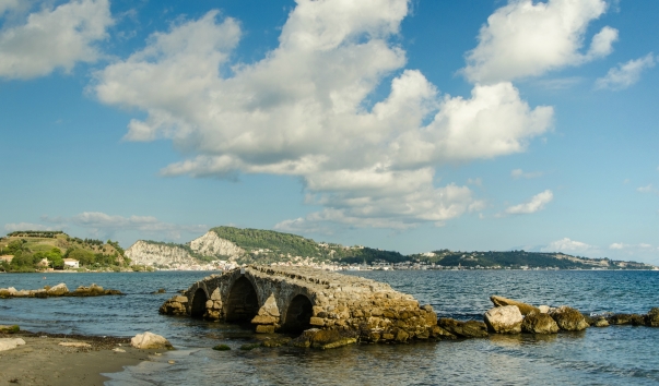 пляжи Аргасси