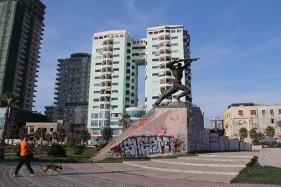 photo 1560592