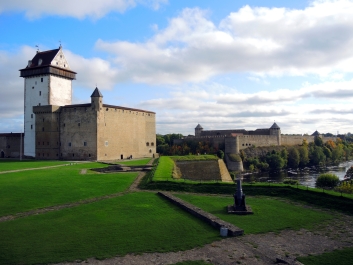photo 1571928