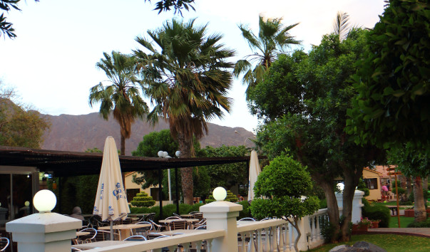 Вечер - Sandy Beach hotel