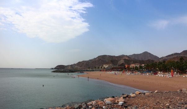 На пляже Аль Акка (Sandy Beach hotel)