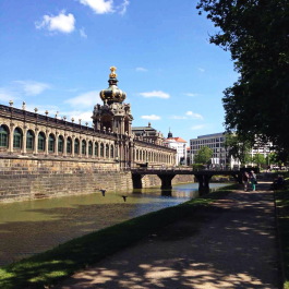 photo 1511712
