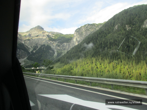 photo 1347889