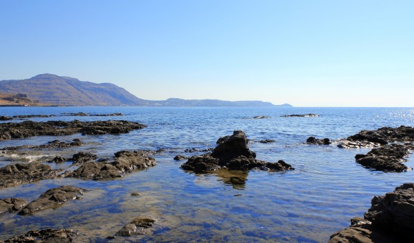 Море, камни