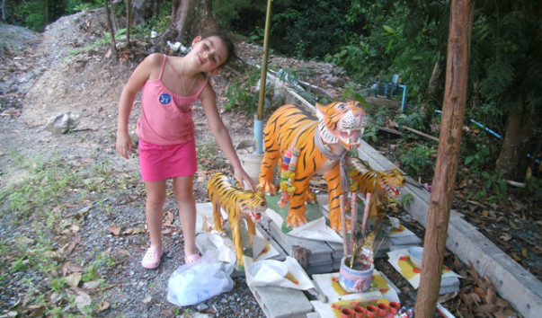 Такого тигрёнка можно и погладить...