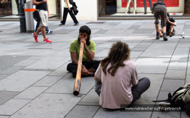photo 1542369